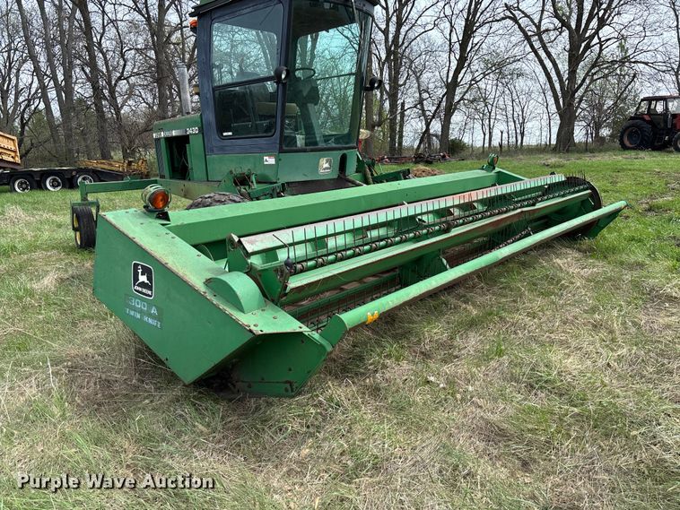 image for item FB3430 John Deere 3430 swather / windrower
