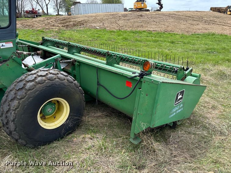 image for item FB3430 John Deere 3430 swather / windrower