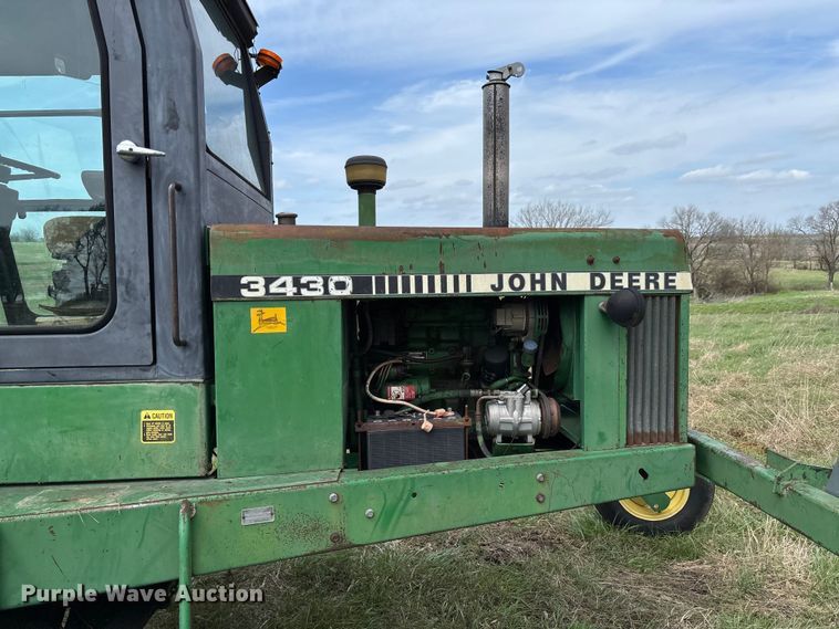 image for item FB3430 John Deere 3430 swather / windrower
