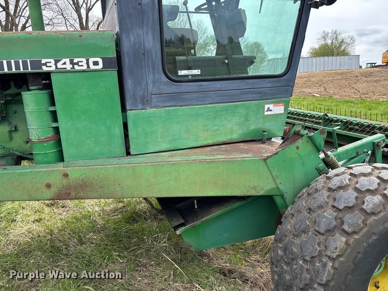 image for item FB3430 John Deere 3430 swather / windrower