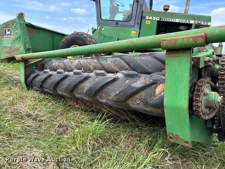 image for item FB3430 John Deere 3430 swather / windrower