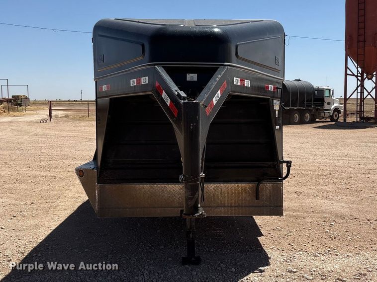 image for item FC2235 2021 Grupo Remolques Del Norte STH6824W14LNR livestock trailer