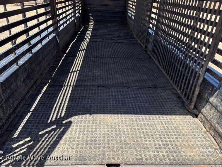 image for item FC2235 2021 Grupo Remolques Del Norte STH6824W14LNR livestock trailer