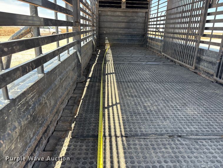 image for item FC2235 2021 Grupo Remolques Del Norte STH6824W14LNR livestock trailer