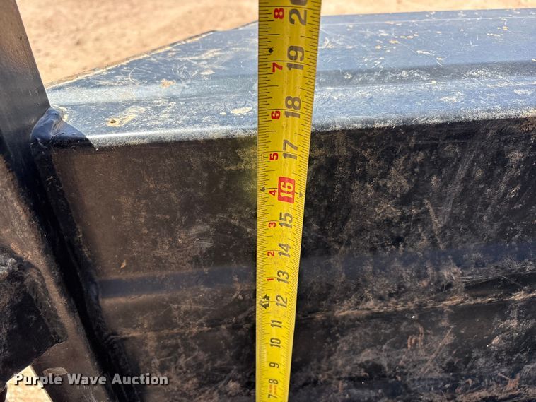 image for item FC2235 2021 Grupo Remolques Del Norte STH6824W14LNR livestock trailer