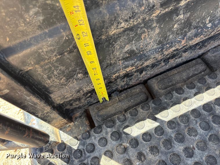 image for item FC2235 2021 Grupo Remolques Del Norte STH6824W14LNR livestock trailer