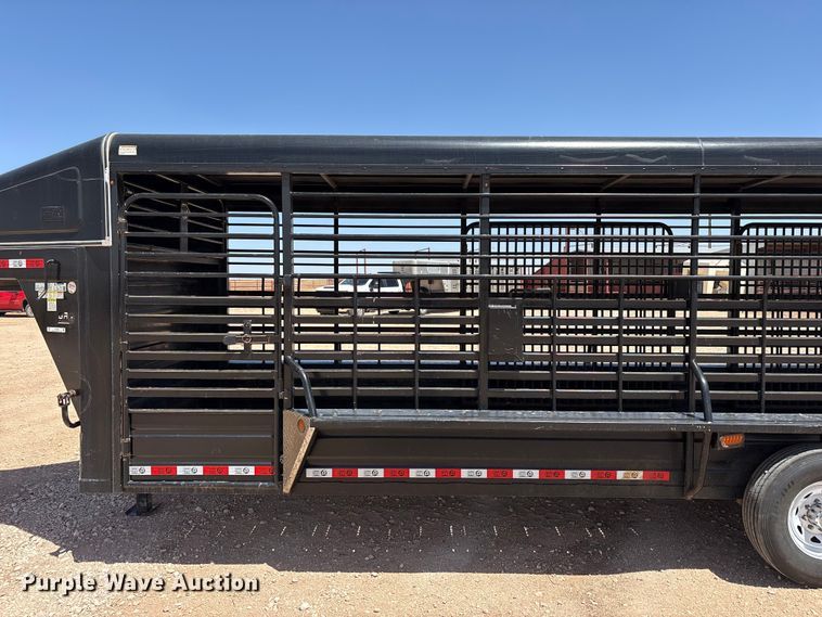 image for item FC2235 2021 Grupo Remolques Del Norte STH6824W14LNR livestock trailer