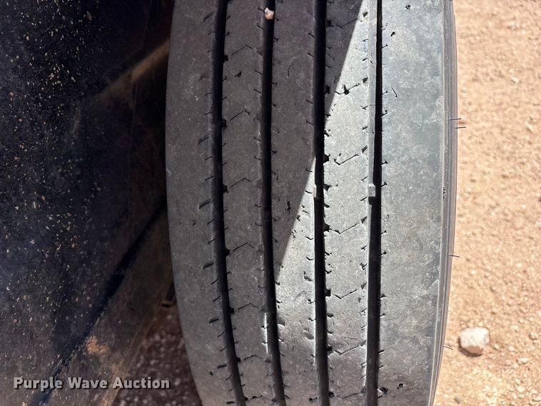 image for item FC2235 2021 Grupo Remolques Del Norte STH6824W14LNR livestock trailer