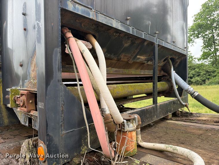 image for item FC3066 1994 Bocats Inc CMW 20HT manure spreader