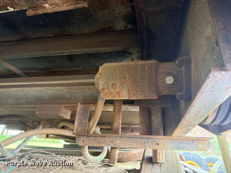 image for item FC3066 1994 Bocats Inc CMW 20HT manure spreader