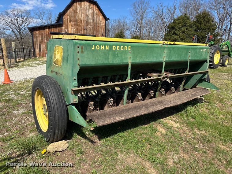 image for item FC4544 John Deere 8300 grain drill