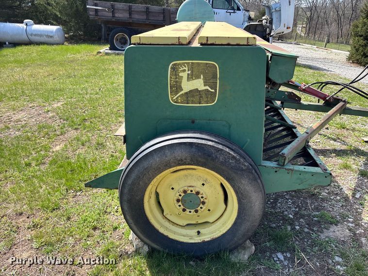 image for item FC4544 John Deere 8300 grain drill