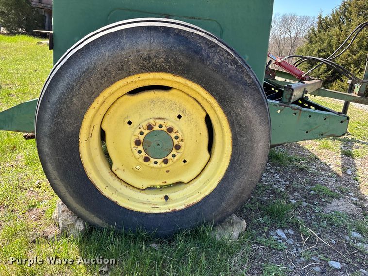 image for item FC4544 John Deere 8300 grain drill