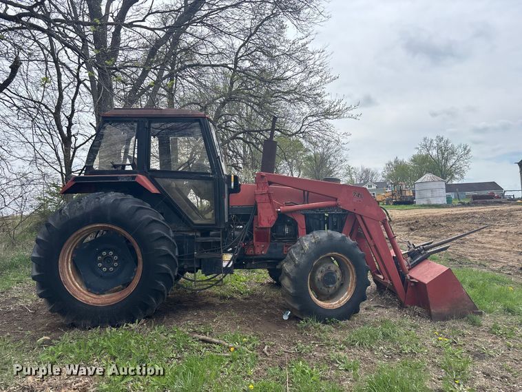 image for item FC4576 Case 1594 tractor