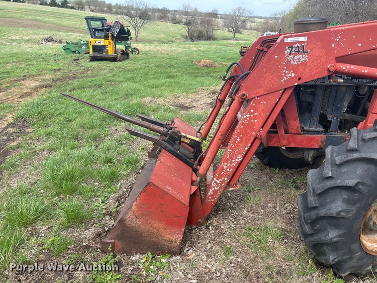 image for item FC4576 Case 1594 tractor