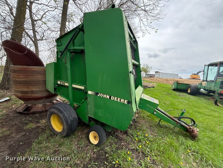 image for item FC4577 John Deere 535 round baler