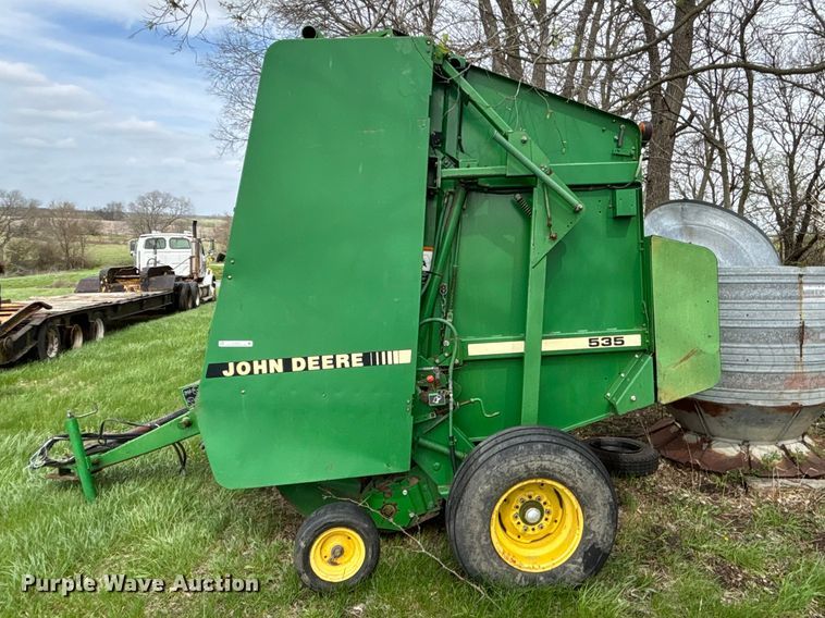 image for item FC4577 John Deere 535 round baler