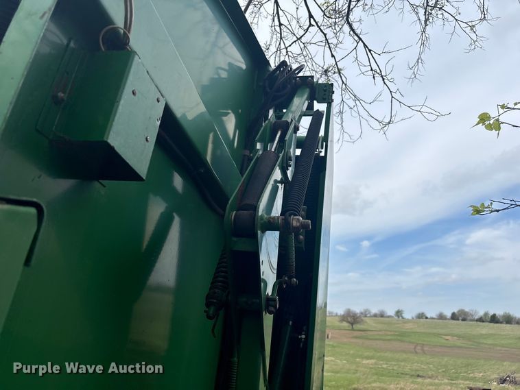 image for item FC4577 John Deere 535 round baler