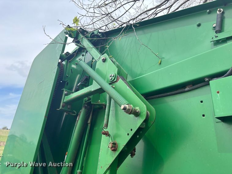 image for item FC4577 John Deere 535 round baler