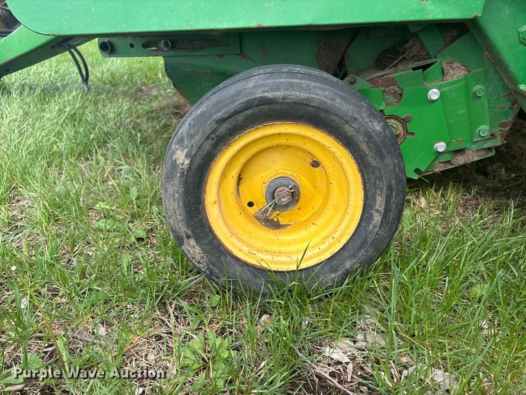image for item FC4577 John Deere 535 round baler