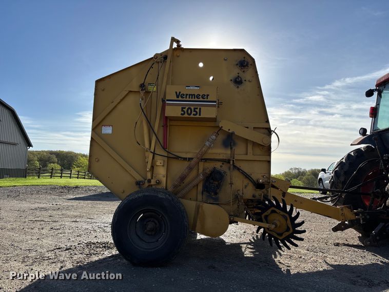 image for item FC4627 2018 Vermeer  505I round baler