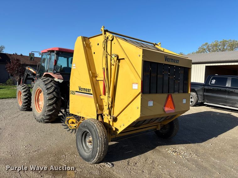 image for item FC4627 2018 Vermeer  505I round baler