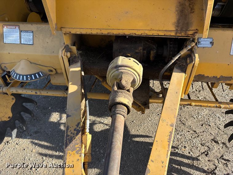 image for item FC4627 2018 Vermeer  505I round baler