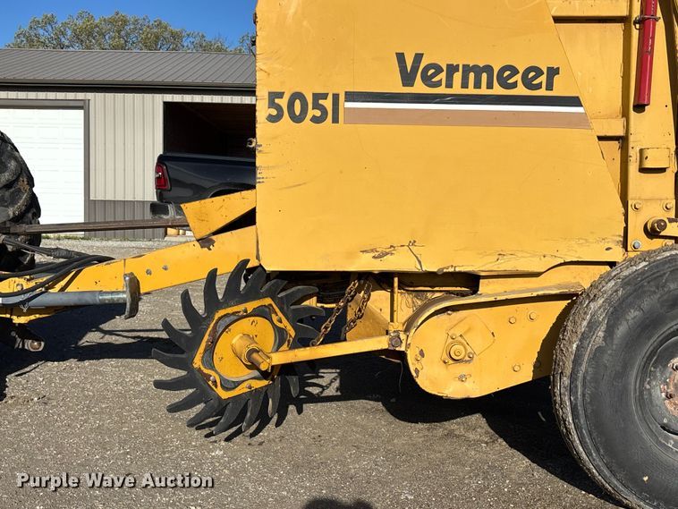 image for item FC4627 2018 Vermeer  505I round baler