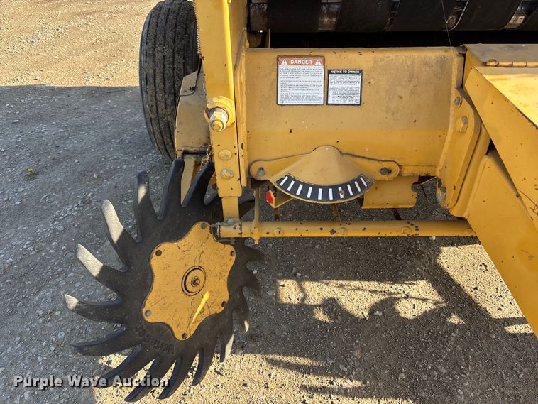 image for item FC4627 2018 Vermeer  505I round baler