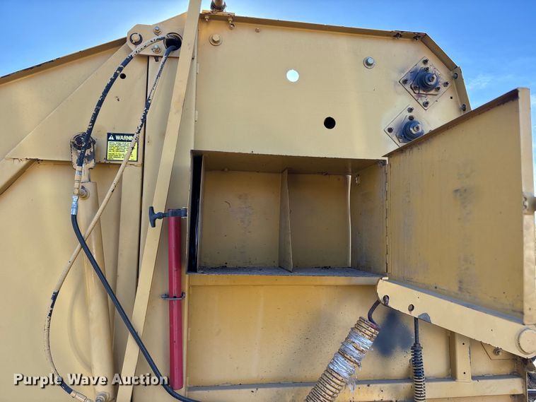 image for item FC4627 2018 Vermeer  505I round baler