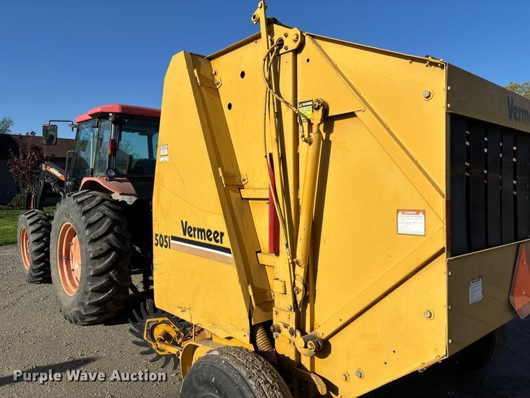 image for item FC4627 2018 Vermeer  505I round baler