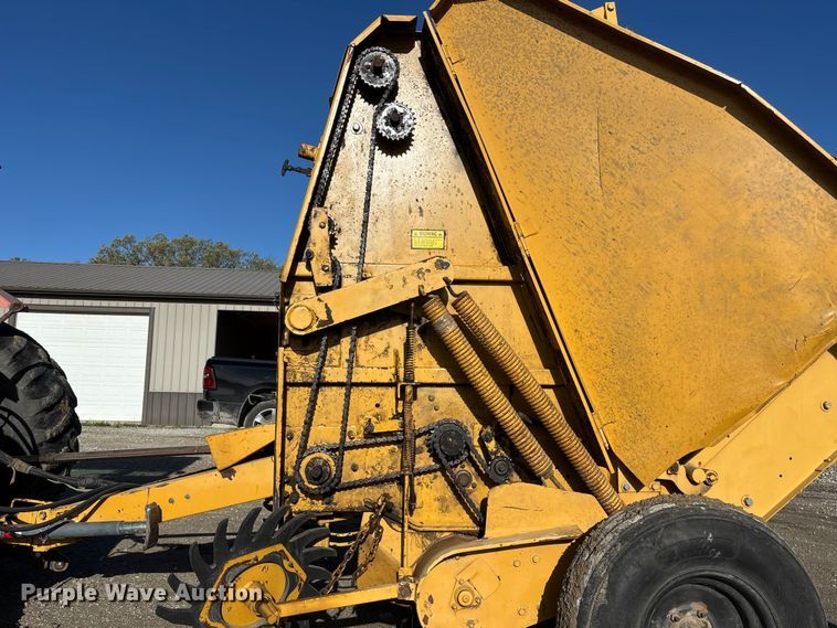 image for item FC4627 2018 Vermeer  505I round baler
