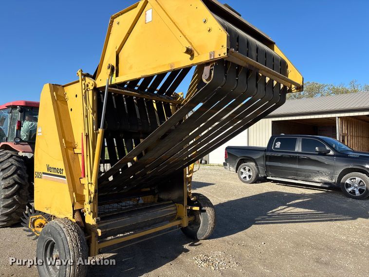 image for item FC4627 2018 Vermeer  505I round baler