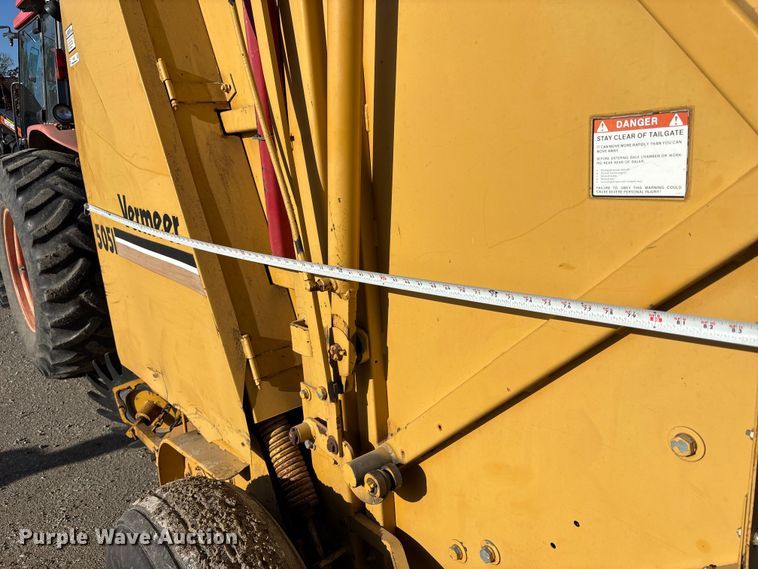 image for item FC4627 2018 Vermeer  505I round baler