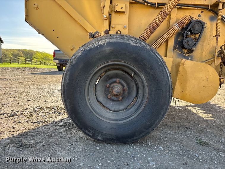 image for item FC4627 2018 Vermeer  505I round baler