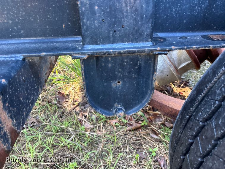 image for item FG0340 2005 Behnke Enterprises Inc. sprayer trailer