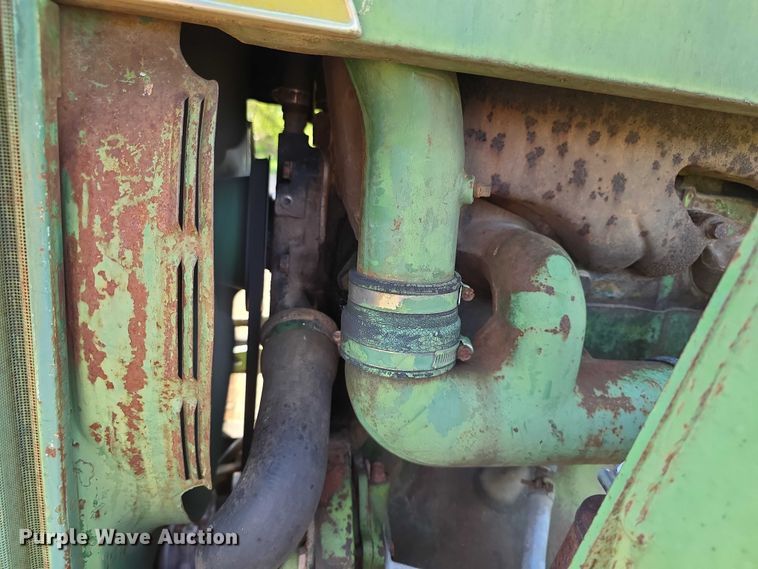 image for item FI0945 1966 John deere 4020 tractor