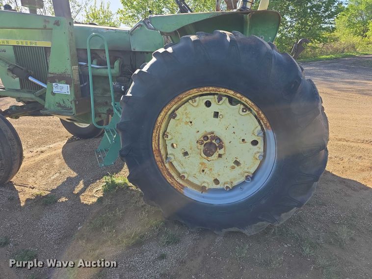 image for item FI0945 1966 John deere 4020 tractor