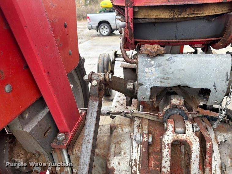 image for item FK0109 1969 Massey Ferguson 165 tractor