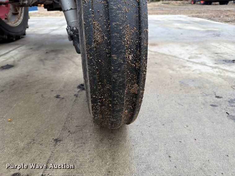 image for item FK0109 1969 Massey Ferguson 165 tractor
