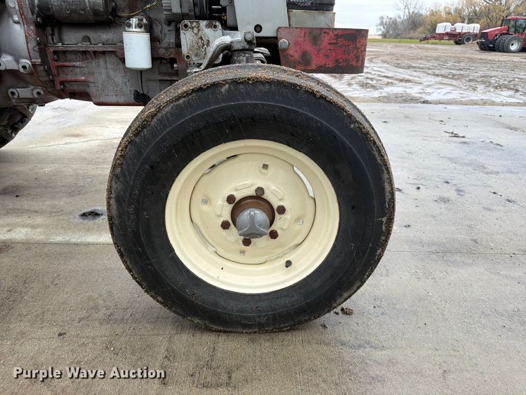 image for item FK0109 1969 Massey Ferguson 165 tractor