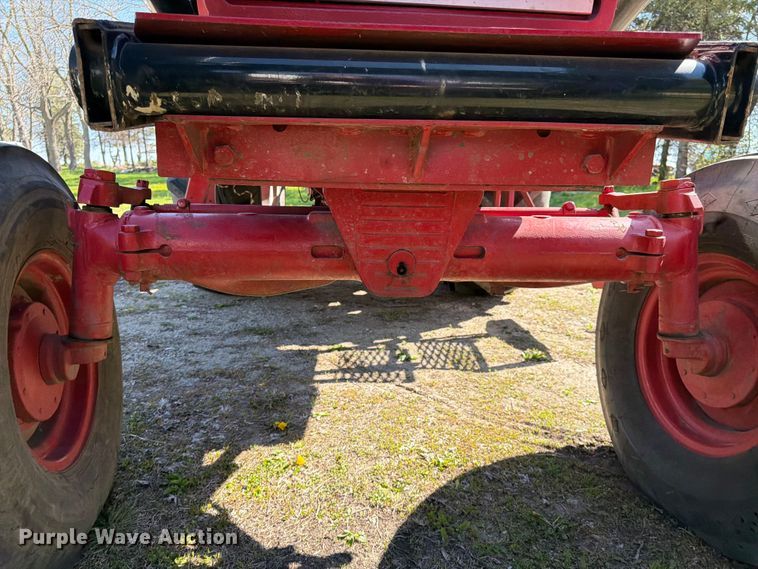 image for item FK0150 International Harvester Farmall 1086 tractor