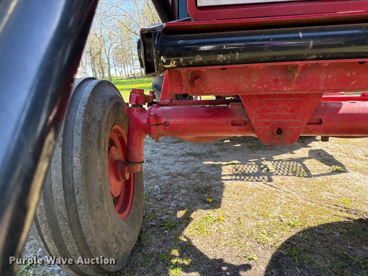 image for item FK0150 International Harvester Farmall 1086 tractor