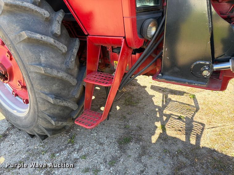 image for item FK0150 International Harvester Farmall 1086 tractor