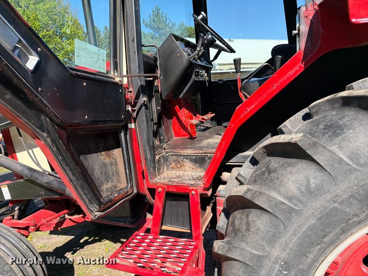 image for item FK0150 International Harvester Farmall 1086 tractor