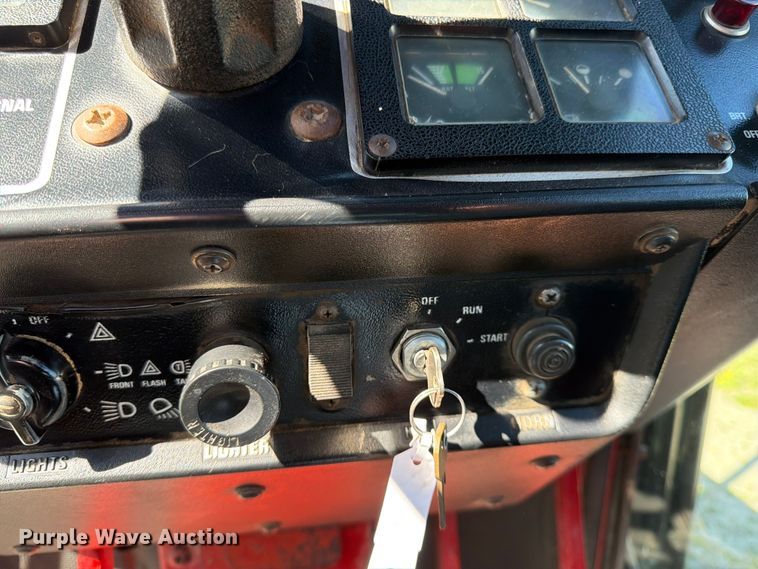 image for item FK0150 International Harvester Farmall 1086 tractor