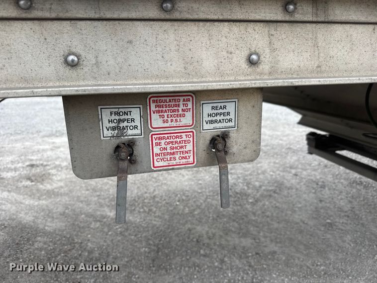 image for item MX9095 2020 Wilson DWH-651 grain trailer