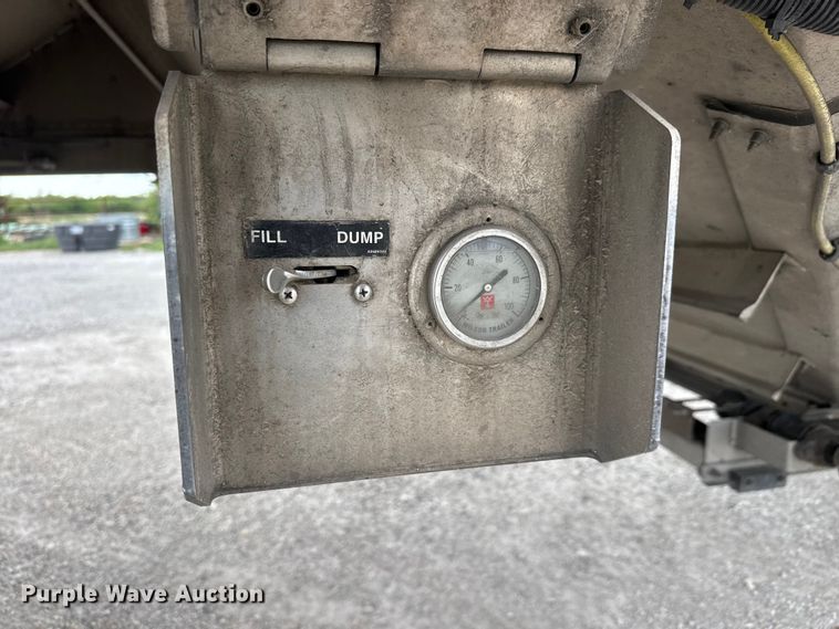 image for item MX9095 2020 Wilson DWH-651 grain trailer