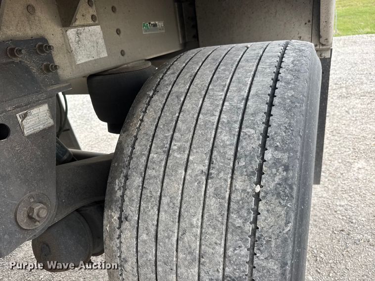 image for item MX9095 2020 Wilson DWH-651 grain trailer