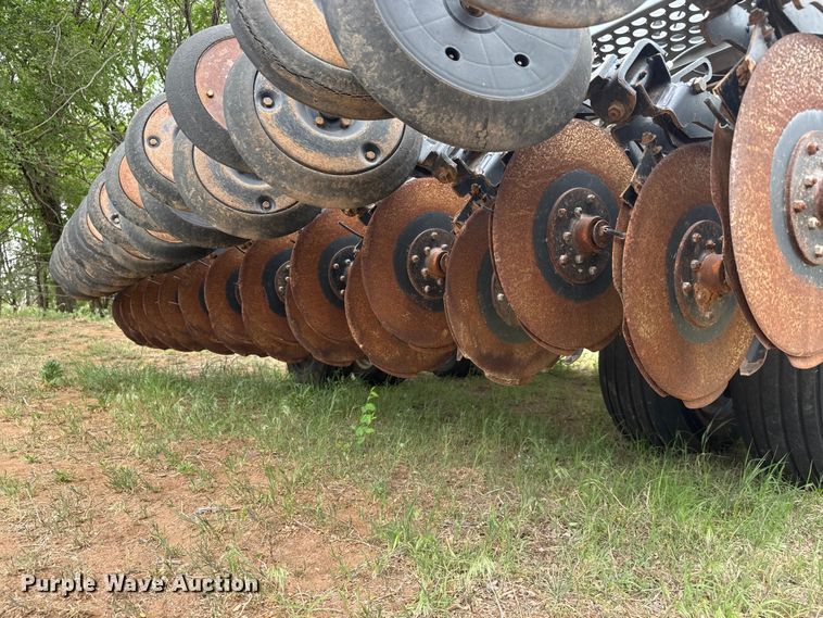 image for item MX9099 2008 Crustbuster 4030 All Plant DD48x7.5 grain drill